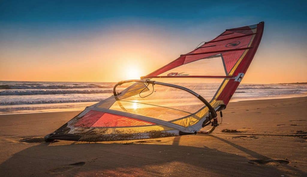 Entretien de votre voile de windsurf : astuces pour prolonger sa durée de vie