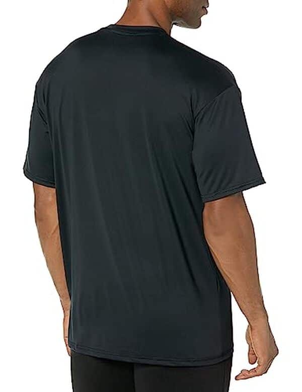 Découvrez notre avis complet sur le t-shirt anti-UV Quiksilver Solid Streak à manches courtes : protection solaire efficace, confort et design élégant pour vos activités en extérieur